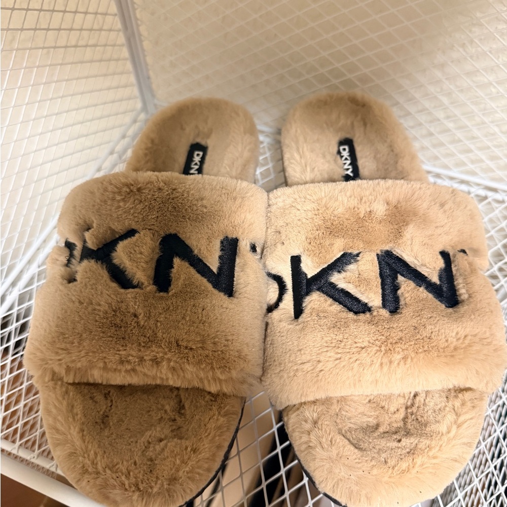 DKNY WOMENS SLIDE NEUTRAL PALZ-SLIPPER SLIDES
